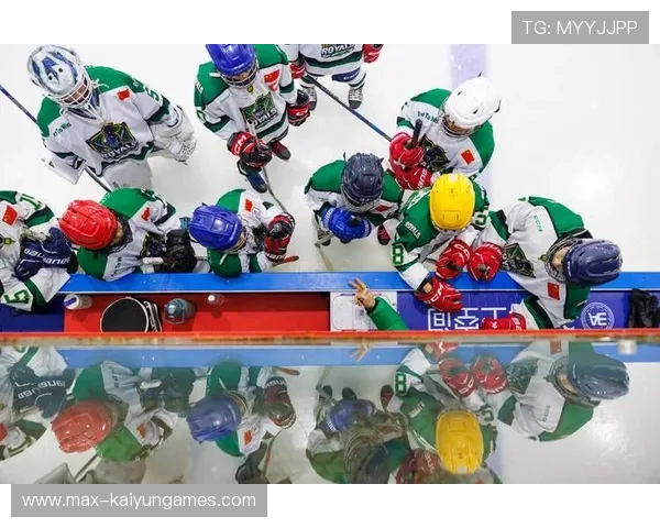 冰球队伍优化攻防转换速度，整队推进更流畅